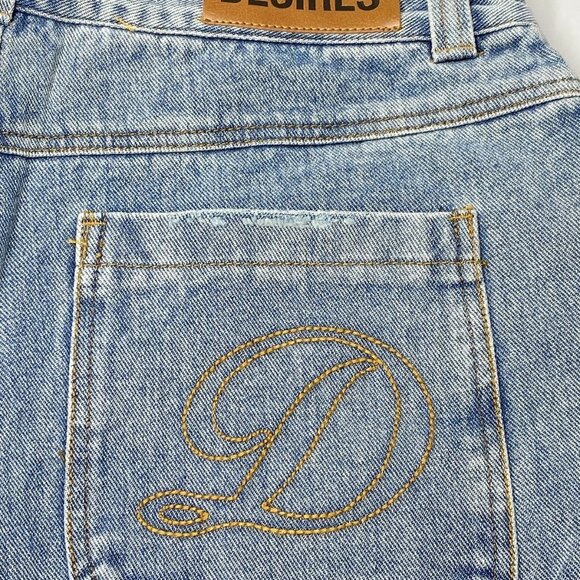 NEW Bottega Desires Men’s Embroidered Appliqué Denim Shorts – Blue Size 30 Fray - Picture 10 of 10